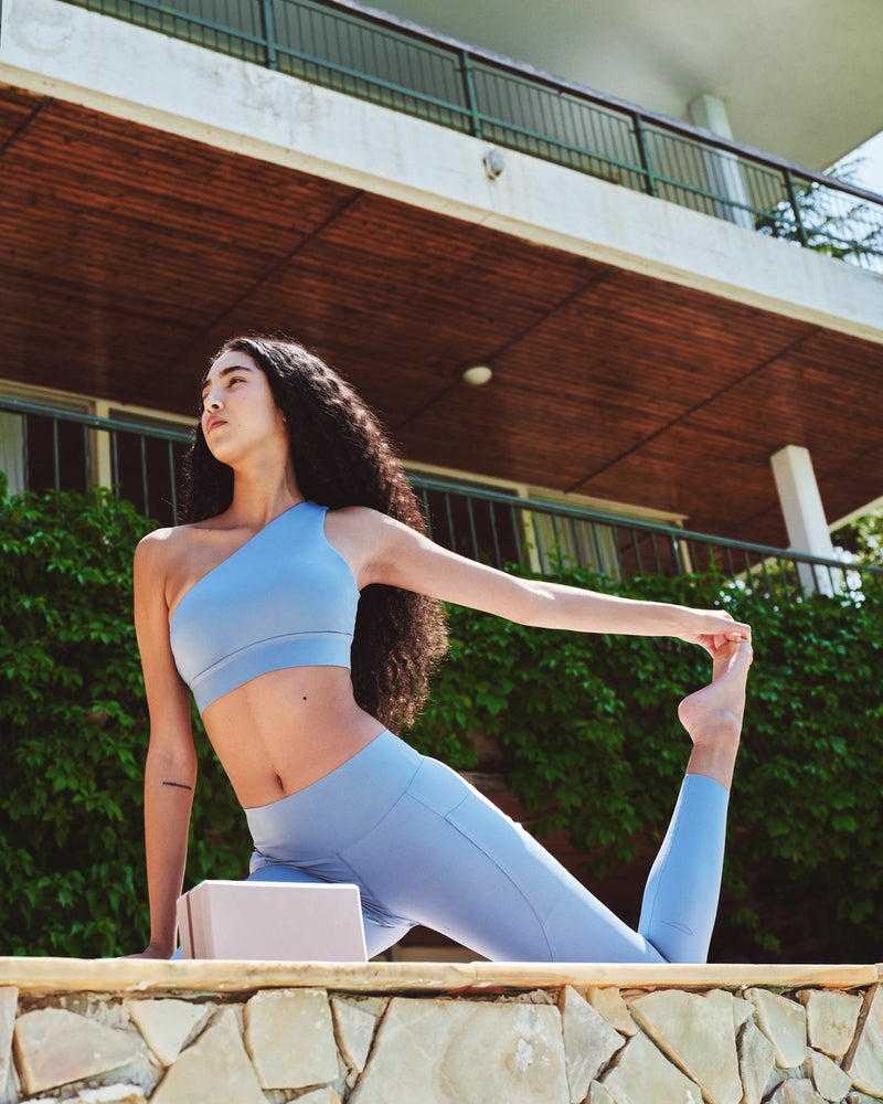 Asymmetric Bra