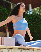 Asymmetric Bra